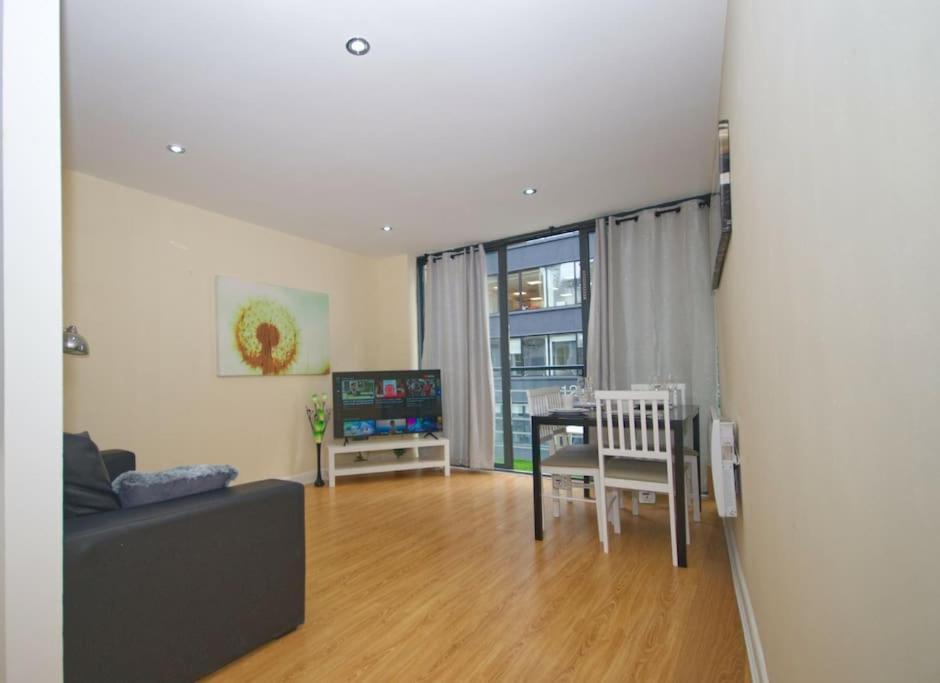 Alluring 2 Bedroom Leeds City Centre Apartment- Self Check-In,Balconied Apartment Eksteriør bilde